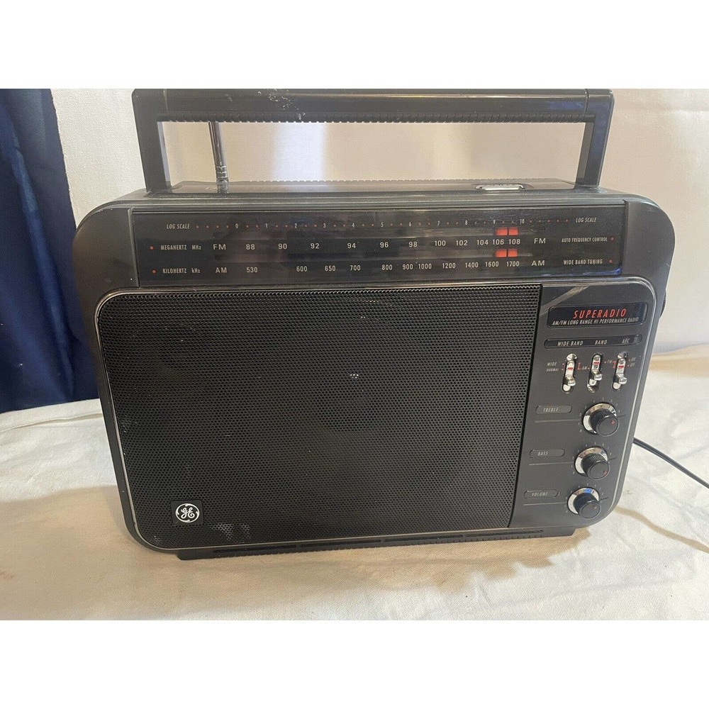 General Electric Superadio III AM/FM GE Super Radio 7-2887A Long Range Working